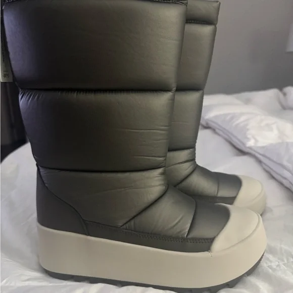 NWT Cougar Magneto Loden color snow boots~Size 8~Gorgeous boots! - Picture 2 of 16